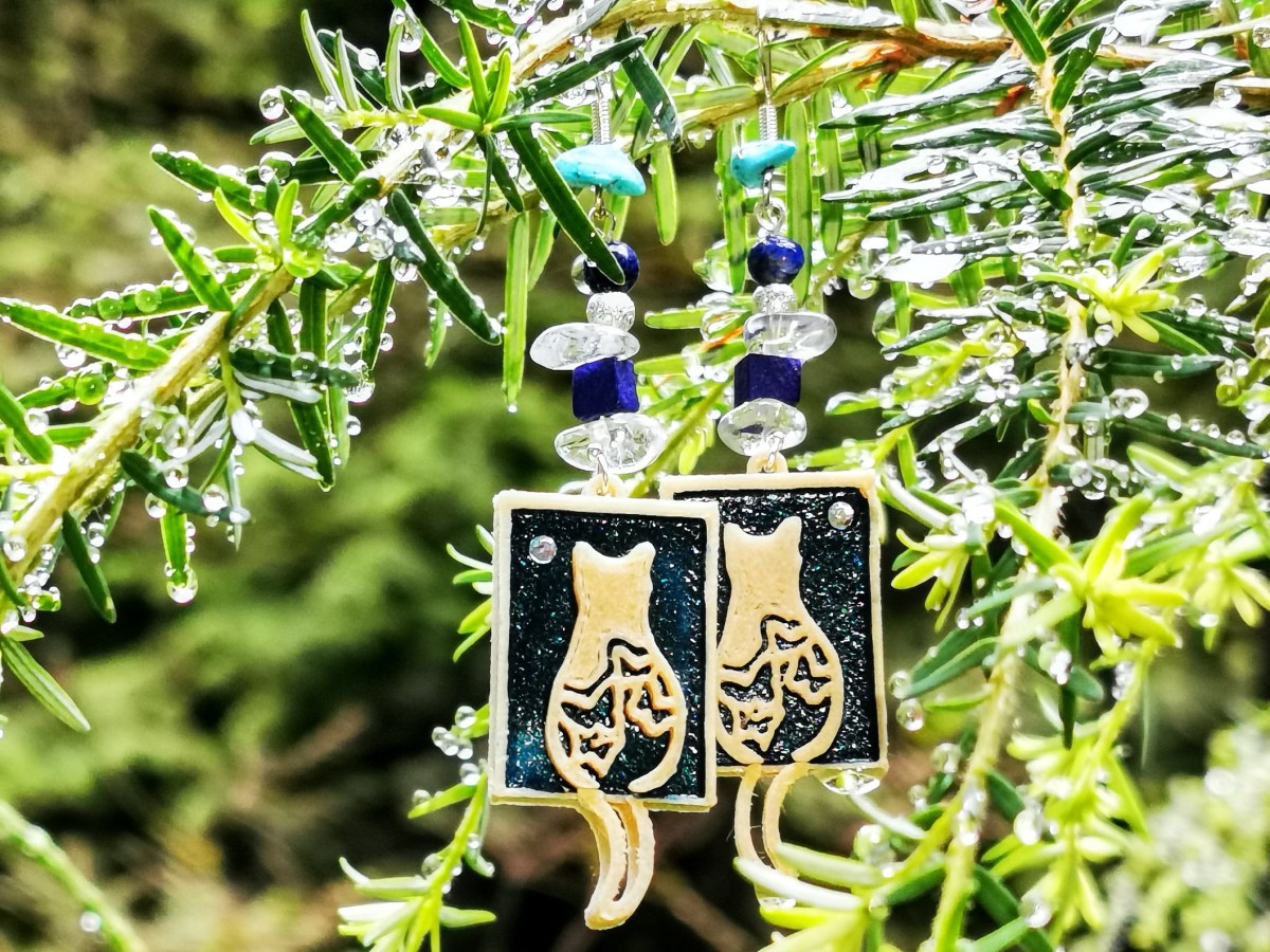 Kitten and the&nbsp;Raindrops